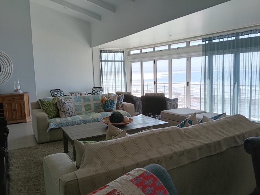 6 Bedroom Property for Sale in Wavecrest Eastern Cape